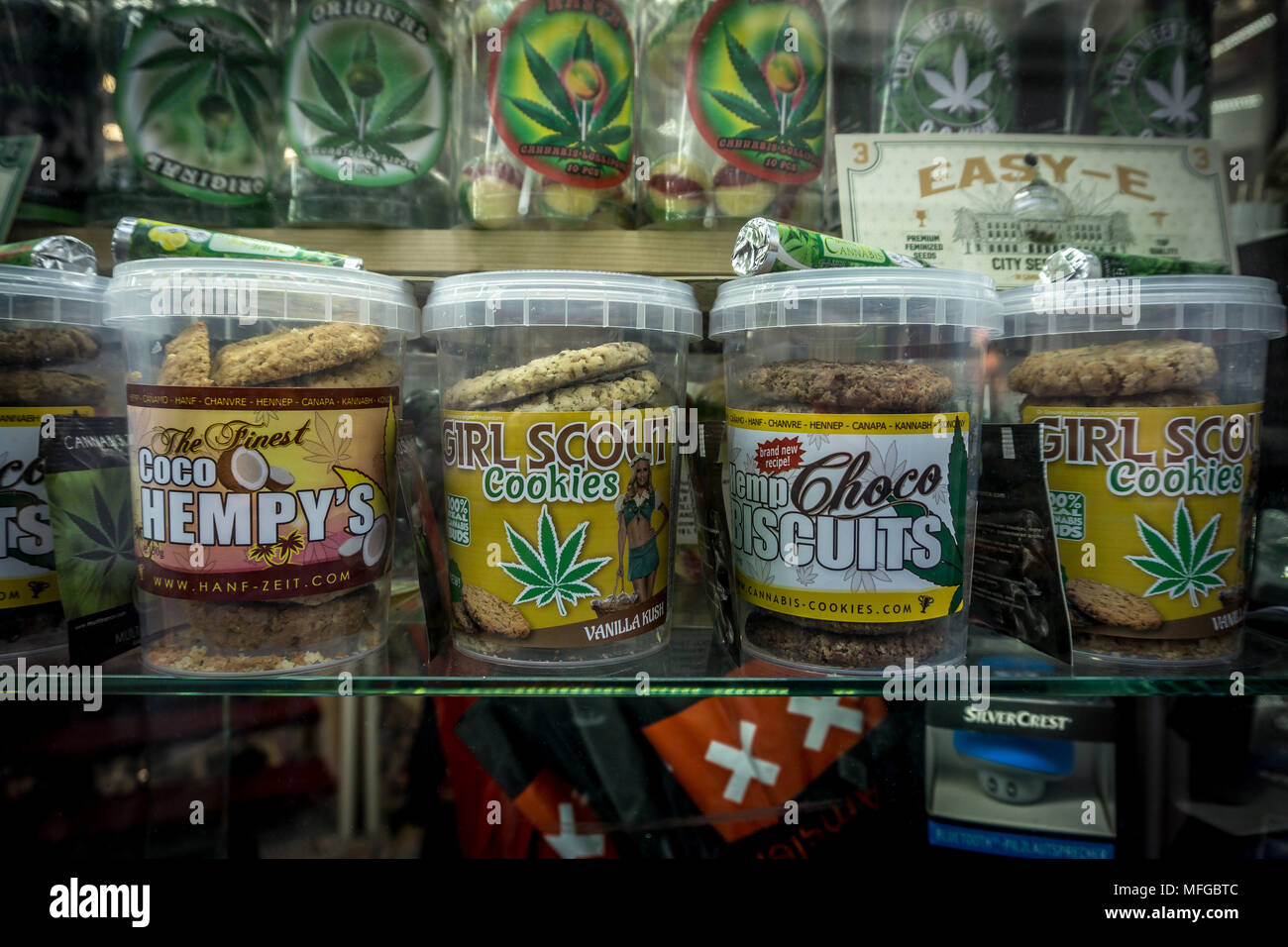 Cannabis Kekse/Gebäck zum Verkauf in Amsterdam, Niederlande, Europa. Stockfoto