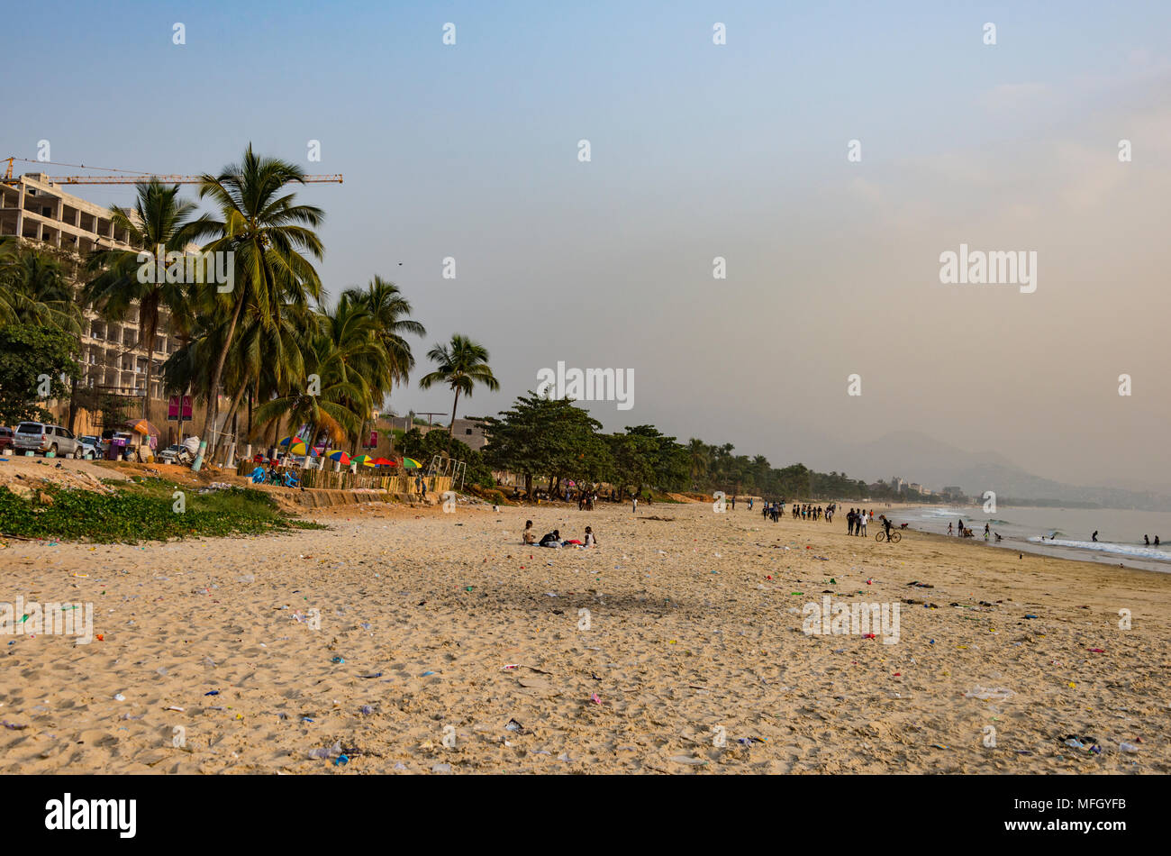 Lumley Strand bei Sonnenuntergang, Freetown, Sierra Leone, West Afrika, Afrika Stockfoto