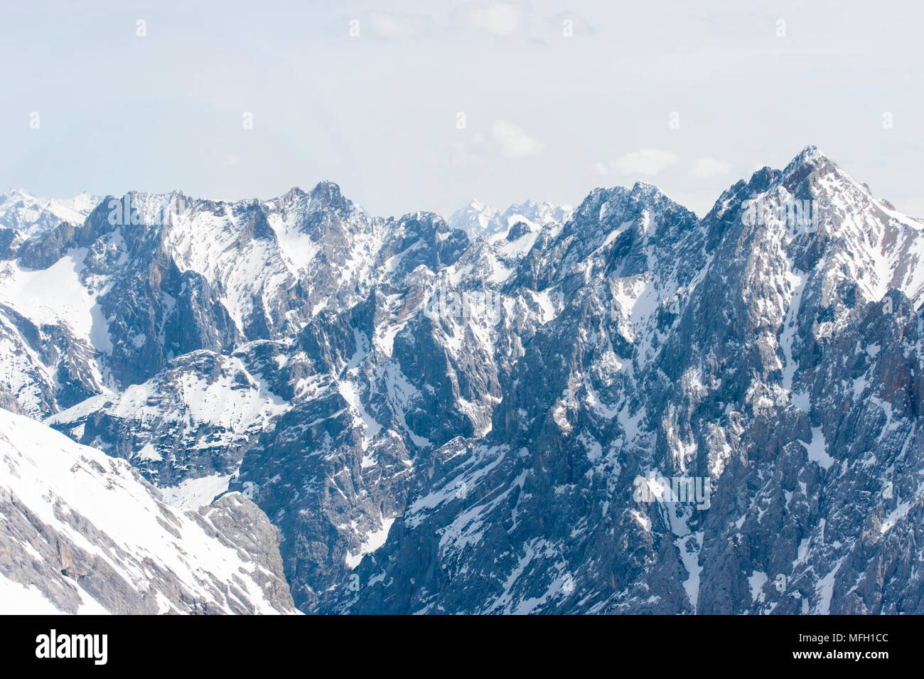 Alpen von der Zugspitze gesehen, in der östlichen Alpen, die Teil des Wettersteingebirges Form, (Deutsch: Wettersteingebirge), Bayern, Deutschland Stockfoto