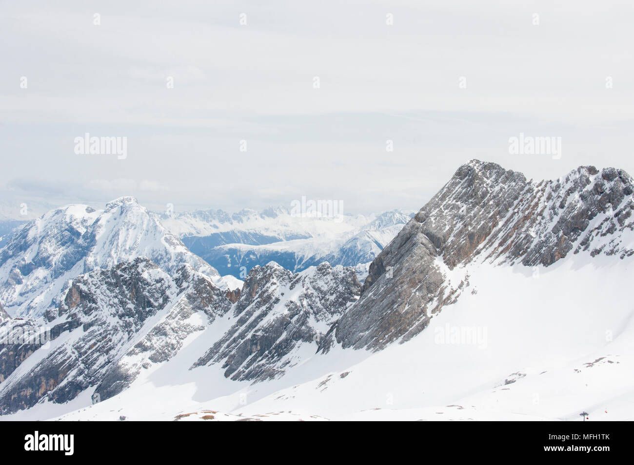 Alpen von der Zugspitze gesehen, in der östlichen Alpen, die Teil des Wettersteingebirges Form, (Deutsch: Wettersteingebirge), Bayern, Deutschland Stockfoto