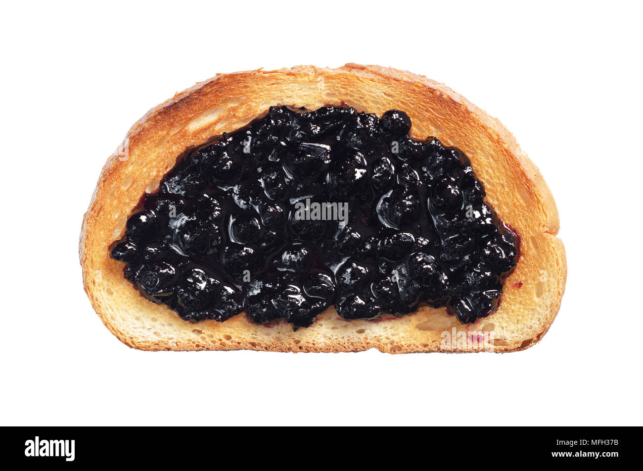 Brot mit Blaubeer-marmelade auf weißem Hintergrund schließen isoliert, Ansicht von oben Stockfoto