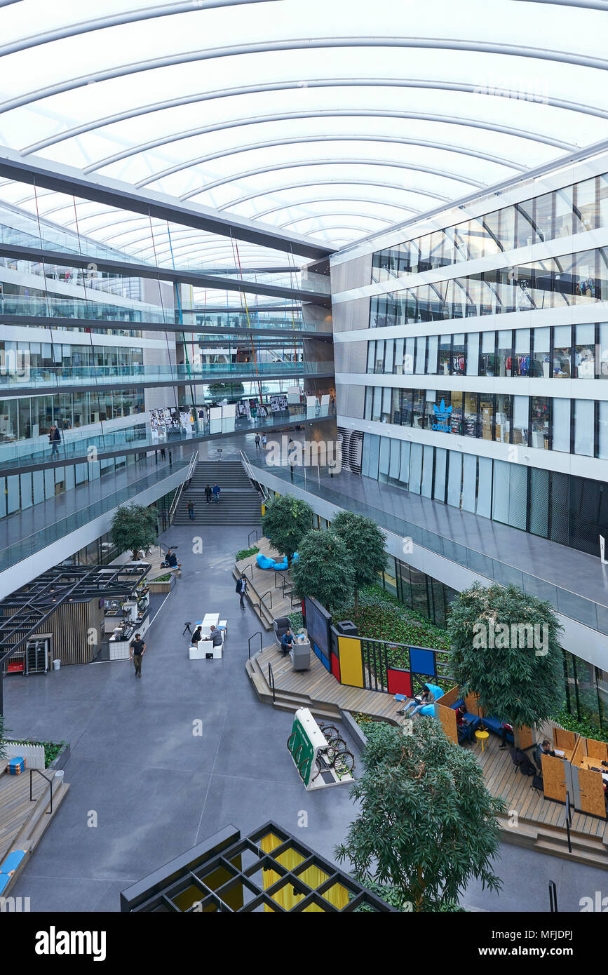 Adidas Konzernzentrale in Herzogenaurach Stockfotografie - Alamy