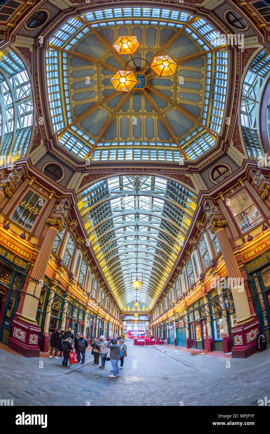 Fischaugenobjektiv Interieur des Leadenhall Market, die Stadt, London, England, Vereinigtes Königreich, Europa Stockfoto