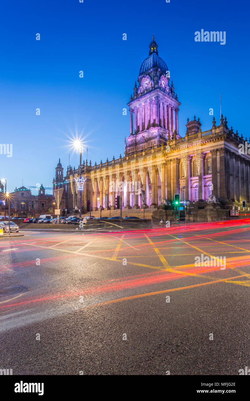 Anzeigen von Leeds Rathaus zu Weihnachten, Leeds, Yorkshire, England, Vereinigtes Königreich, Europa Stockfoto