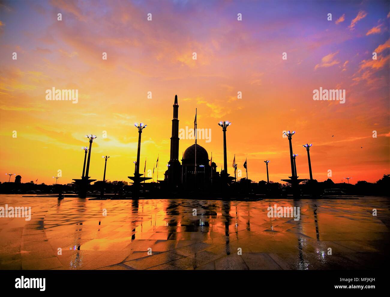 Putra Mosque ist die wichtigste Moschee in Putrajaya, Wahrzeichen in Malaysia. Stockfoto