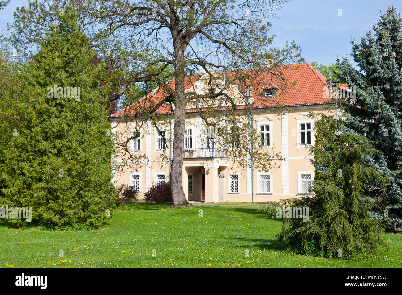 Starý zámek (1911, Arch. Jan Kotěra), Ratboř u Kolína, Stredocesky kraj, Ceska Republika / Altes Schloss, in der Nähe von Kolin Stadt Ratbor, Mittelböhmische Regio Stockfoto