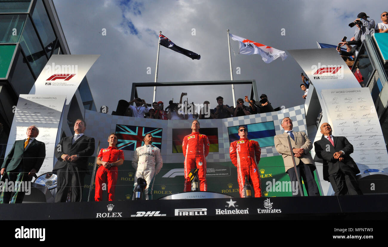 Sebastian Vettel auf dem Podium nach dem Formel 1 Grand Prix von Australien, Melbourne Grand Prix Circuit in Melbourne, Australien. Mit: Sebastian Vettel, Lewis Hamilton, Kimi Räikkönen Wo: Melbourne, Victoria, Australien, wenn: 25 Mar 2018 Credit: WENN.com Stockfoto