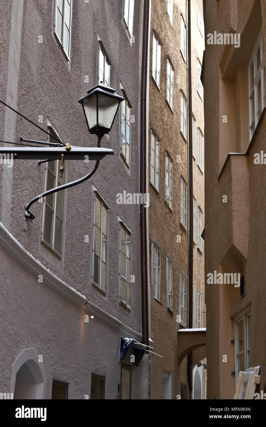 Gasse in Salzburg, Österreich Stockfoto