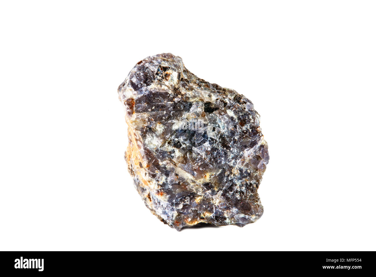 Makroaufnahmen von natürlichen Edelstein. Raw mineral Labrador. Isoliertes Objekt auf einem weißen Hintergrund. Stockfoto