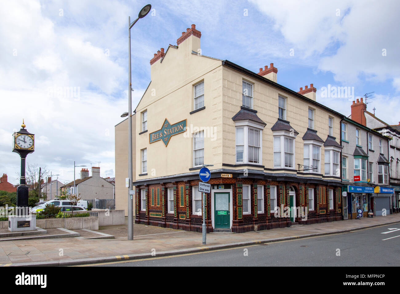 Biene und Station Hotel in Rhyl Denbighshire Wales UK Stockfoto