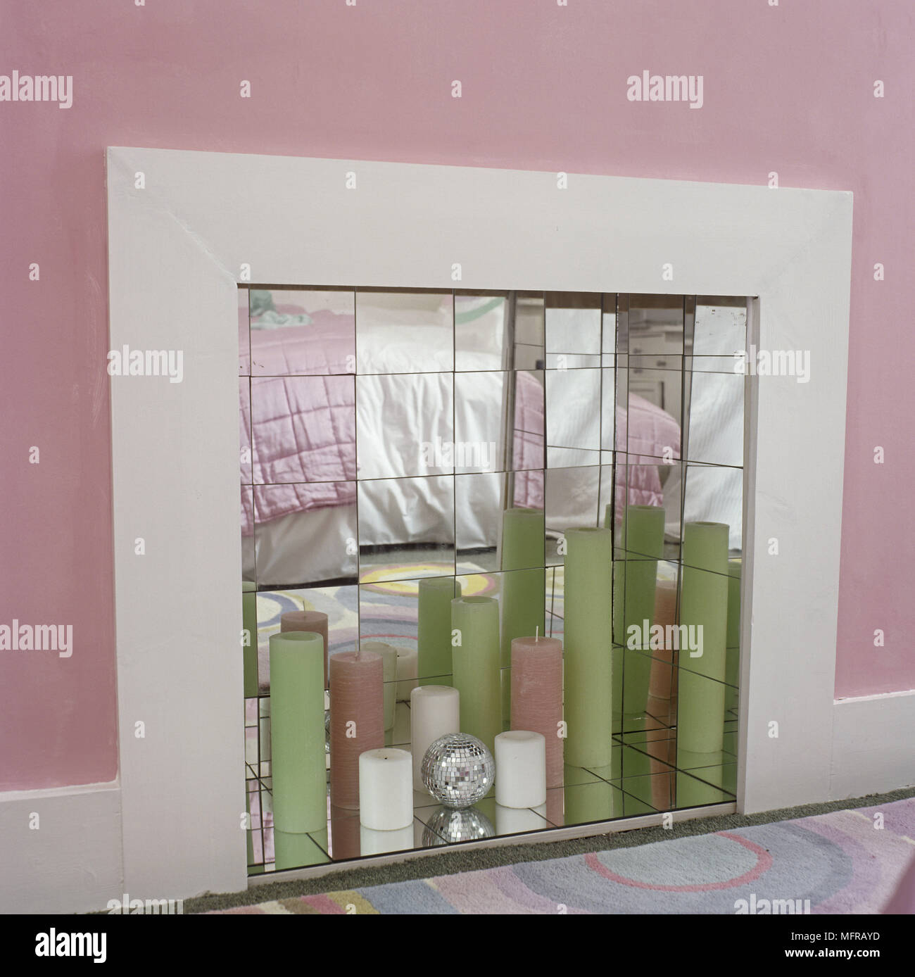 Gefliester Kamin Stockfotos und -bilder Kaufen - Alamy