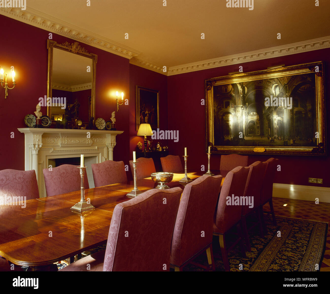 Red Burgundy Room Interior Wall Stockfotos Red Burgundy