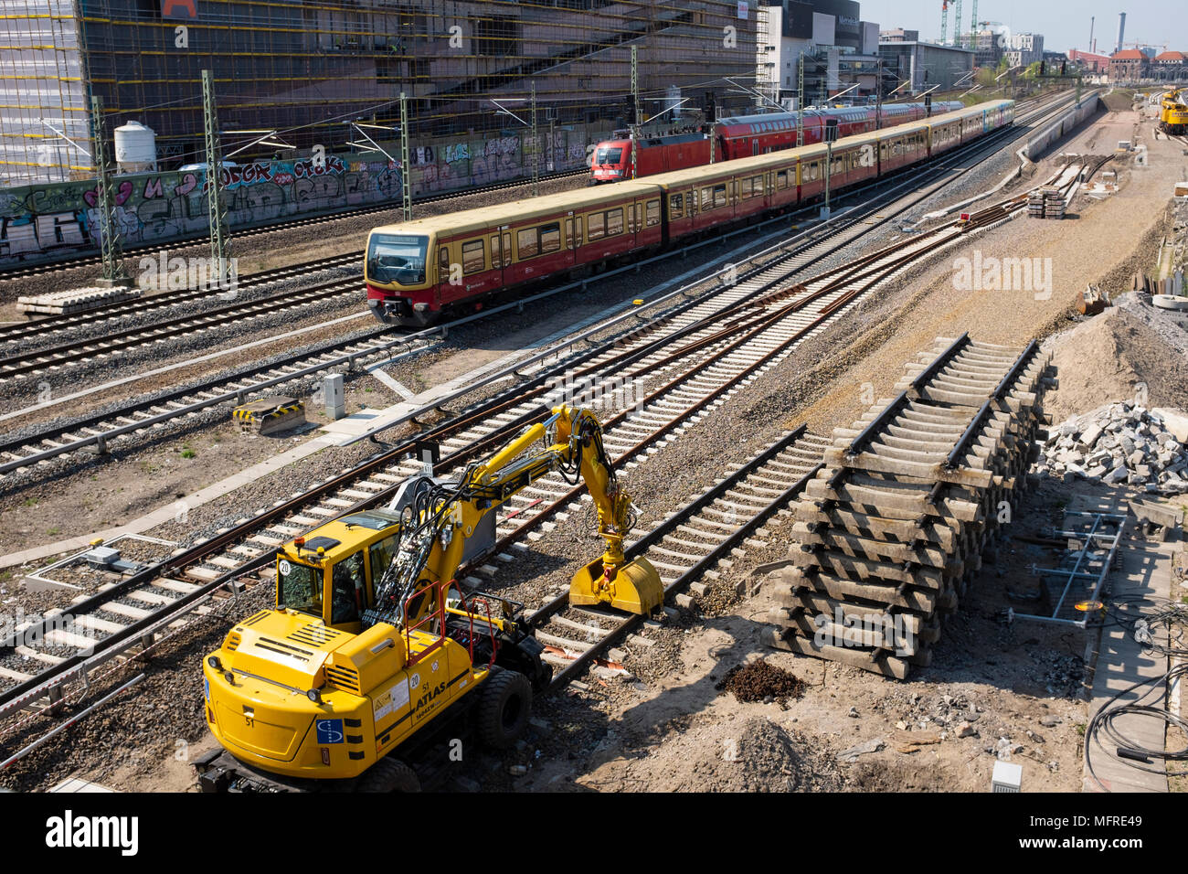 Bahn Bau am Friedrichshain im Zentrum von Berlin, Deutschland Stockfoto