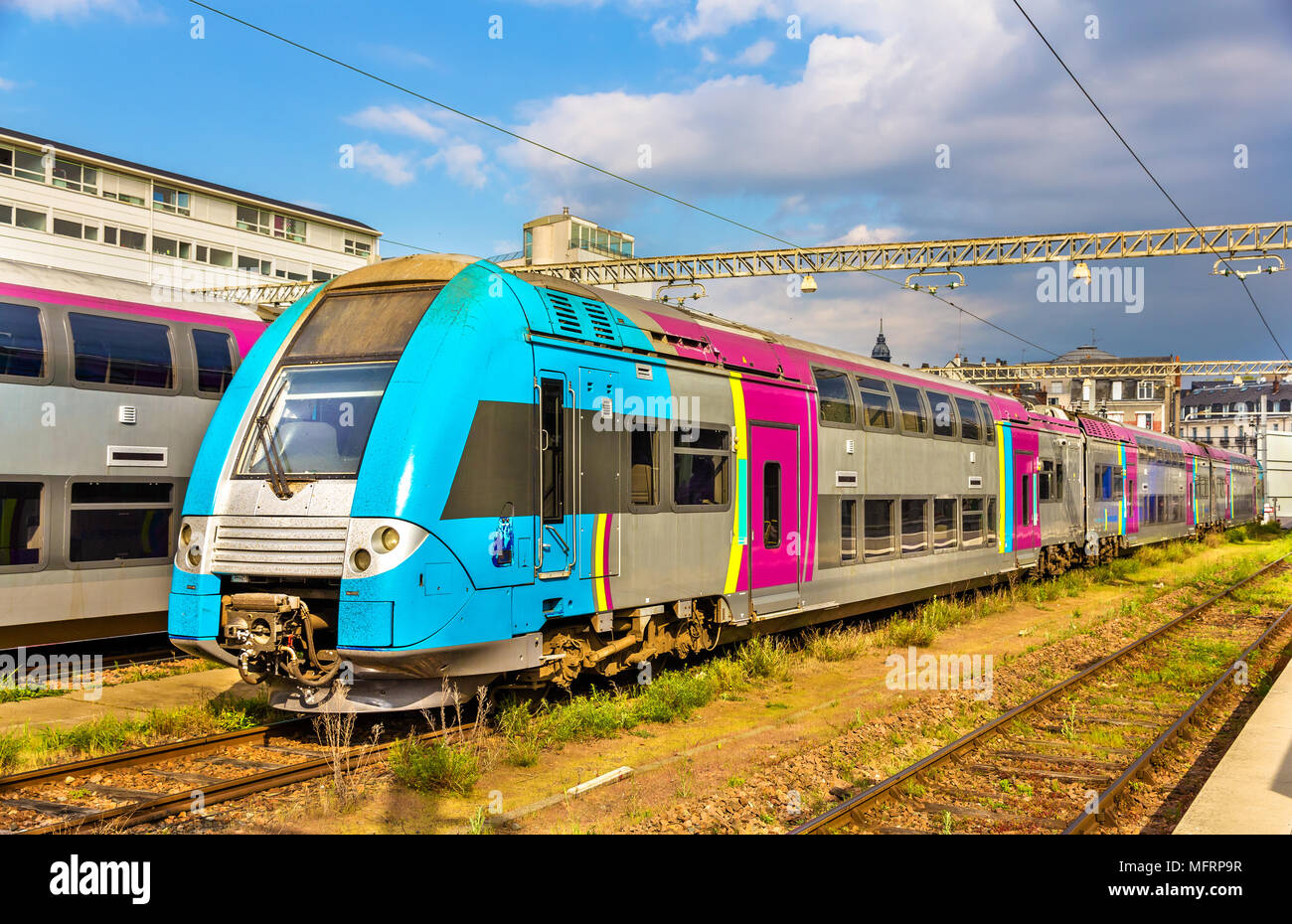 Doppelstockwagen Regionalzug in Tours - Frankreich Stockfoto