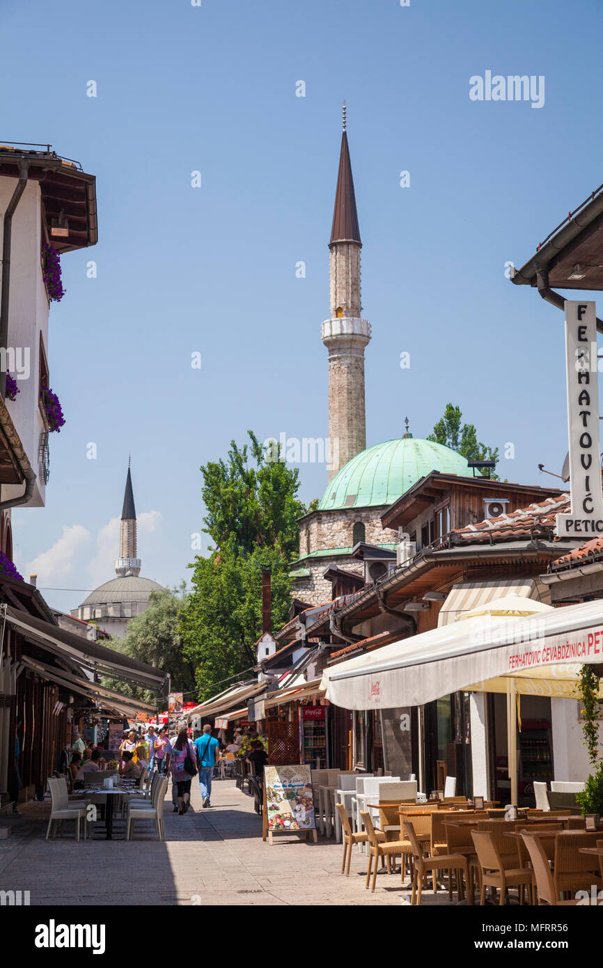 Zwei Moscheen in der Altstadt von Sarajevo, Bosnien und Herzegowina Stockfoto