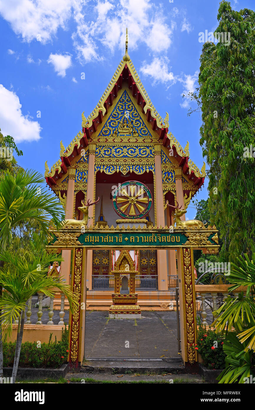 Bau des Tempels Wat Phra Thong, mit Glücksrad, Phuket, Thailand Stockfoto