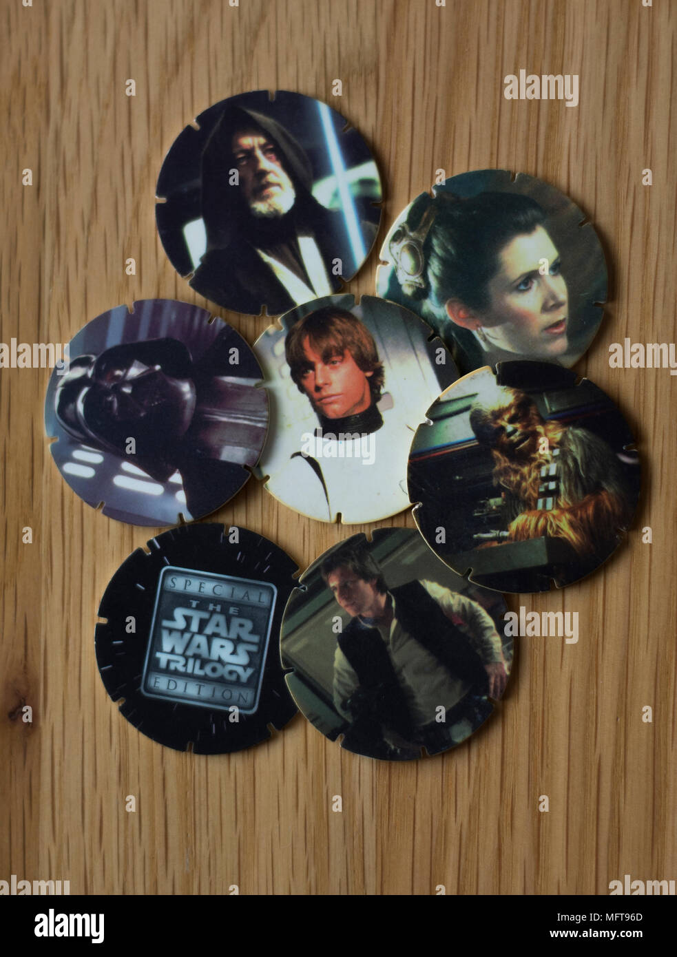 Star Wars Tazos. pogs. Für Walkers Crisps Charaktere aus Star Wars. Special Edition Star Wars Trilogie Tazos Stockfoto
