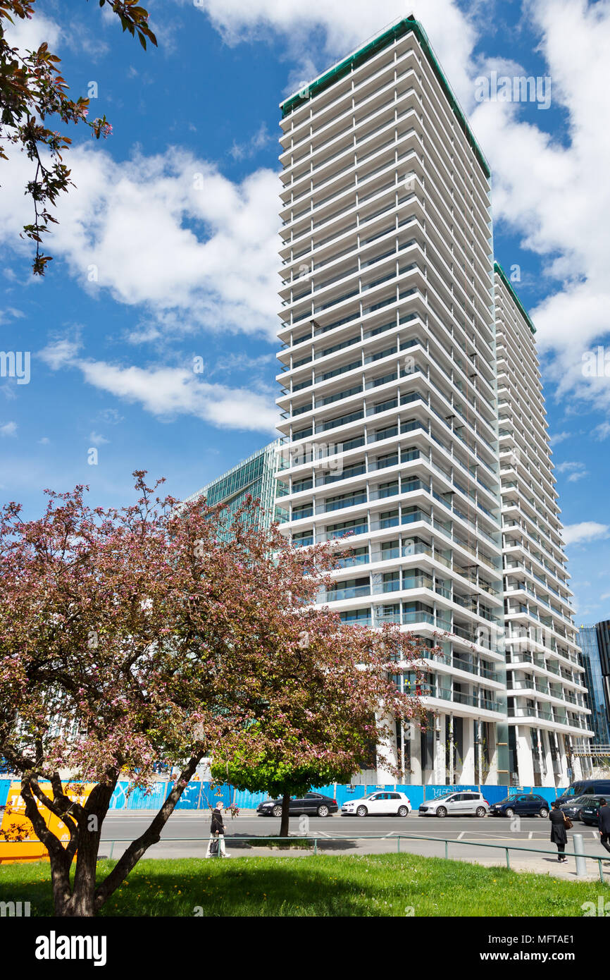 V Tower Prag (Arch. Radan Hubička, PSJ investieren, 104 m, 30 Pater, 3 miliardy Kč), Pankrác, Praha, Česká republika/V Tower, Bezirk Pankrac, Prag, Stockfoto