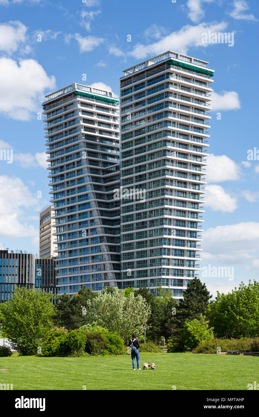 V Tower Prag (Arch. Radan Hubička, PSJ investieren, 104 m, 30 Pater, 3 miliardy Kč), Pankrác, Praha, Česká republika/V Tower, Bezirk Pankrac, Prag, Stockfoto