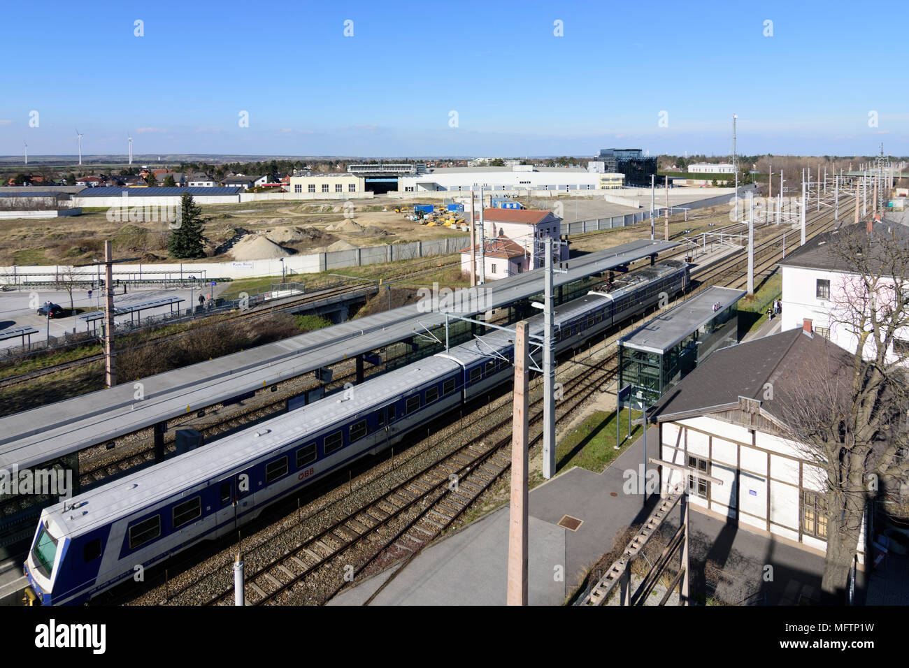 DeutschWagram Bahnhof und Glock Waffen Hersteller Headquarters