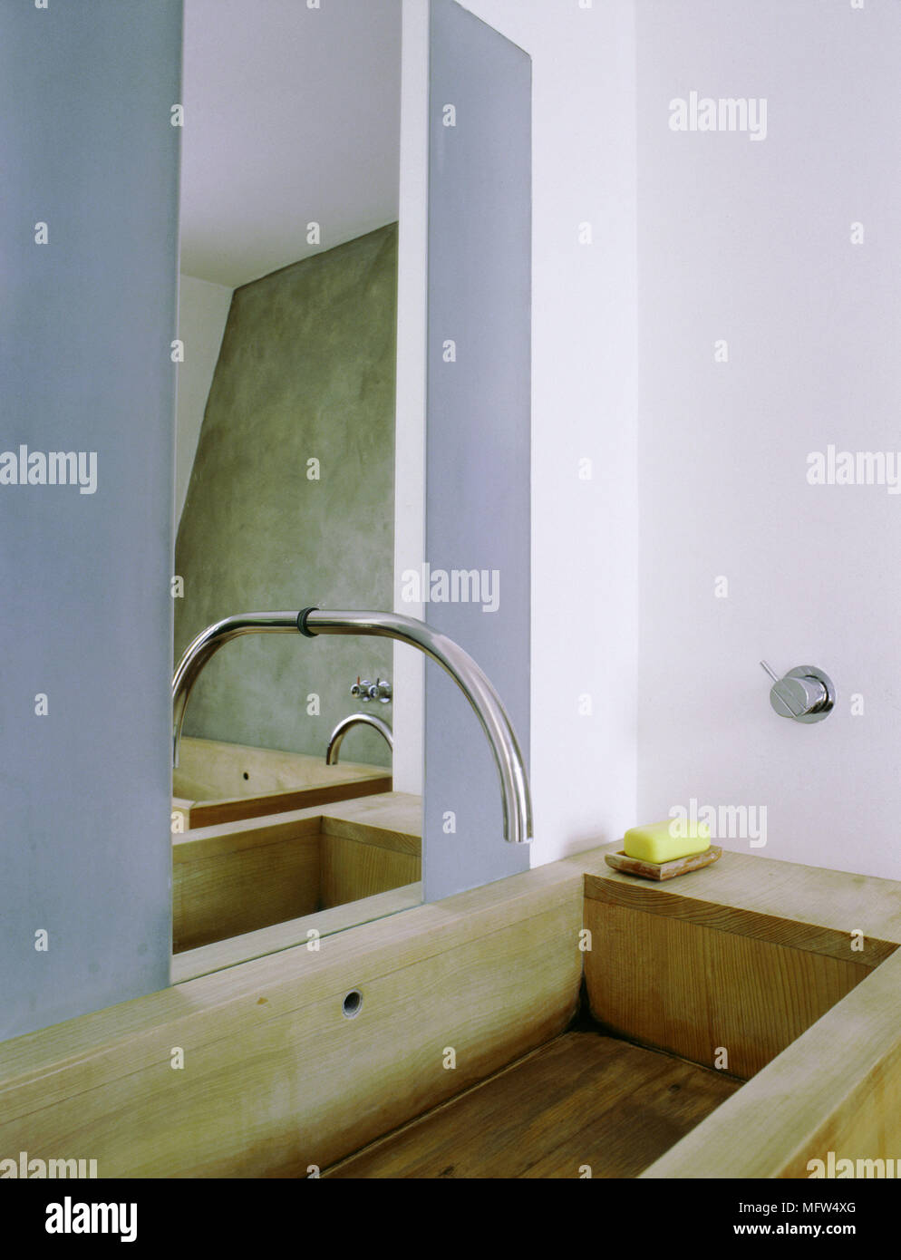 Trog waschbecken -Fotos und -Bildmaterial in hoher Auflösung – Alamy