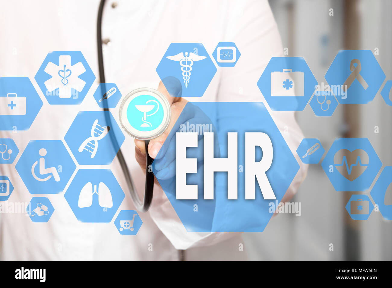 Electronic Health Record. EHR auf dem Touchscreen mit Medizin Symbole
