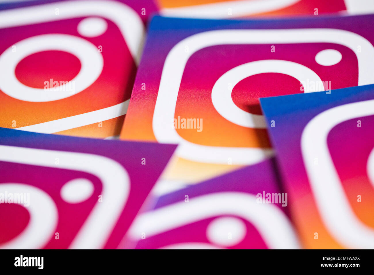 OXFORD, Großbritannien, 17. NOVEMBER 2016: eine Sammlung von Instagram Logos gedruckt auf Papier. Instagram ist eine beliebte Anwendung für soziale Medien für die gemeinsame Nutzung von Bild Stockfoto