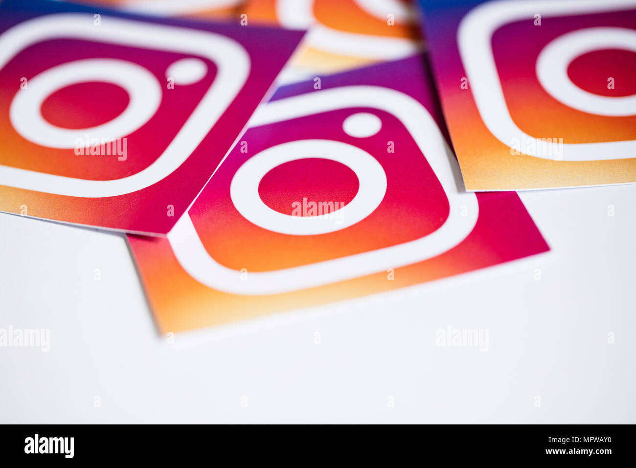 OXFORD, Großbritannien, 17. NOVEMBER 2016: eine Sammlung von Instagram Logos gedruckt auf Papier. Instagram ist eine beliebte Anwendung für soziale Medien für die gemeinsame Nutzung von Bild Stockfoto