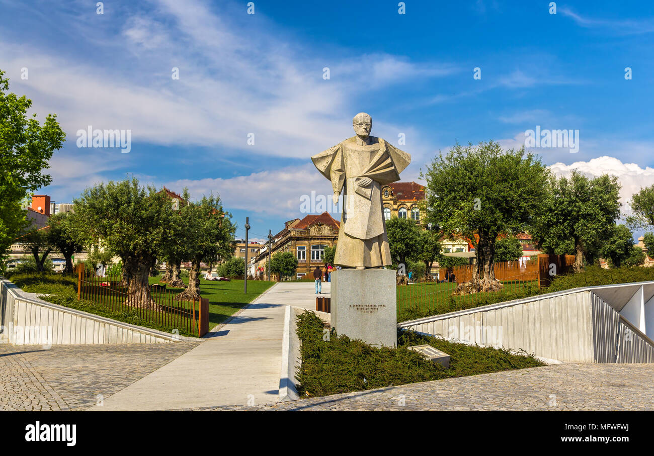 Statue von Antonio Ferreira Gomes in Porto, Portugal Stockfoto