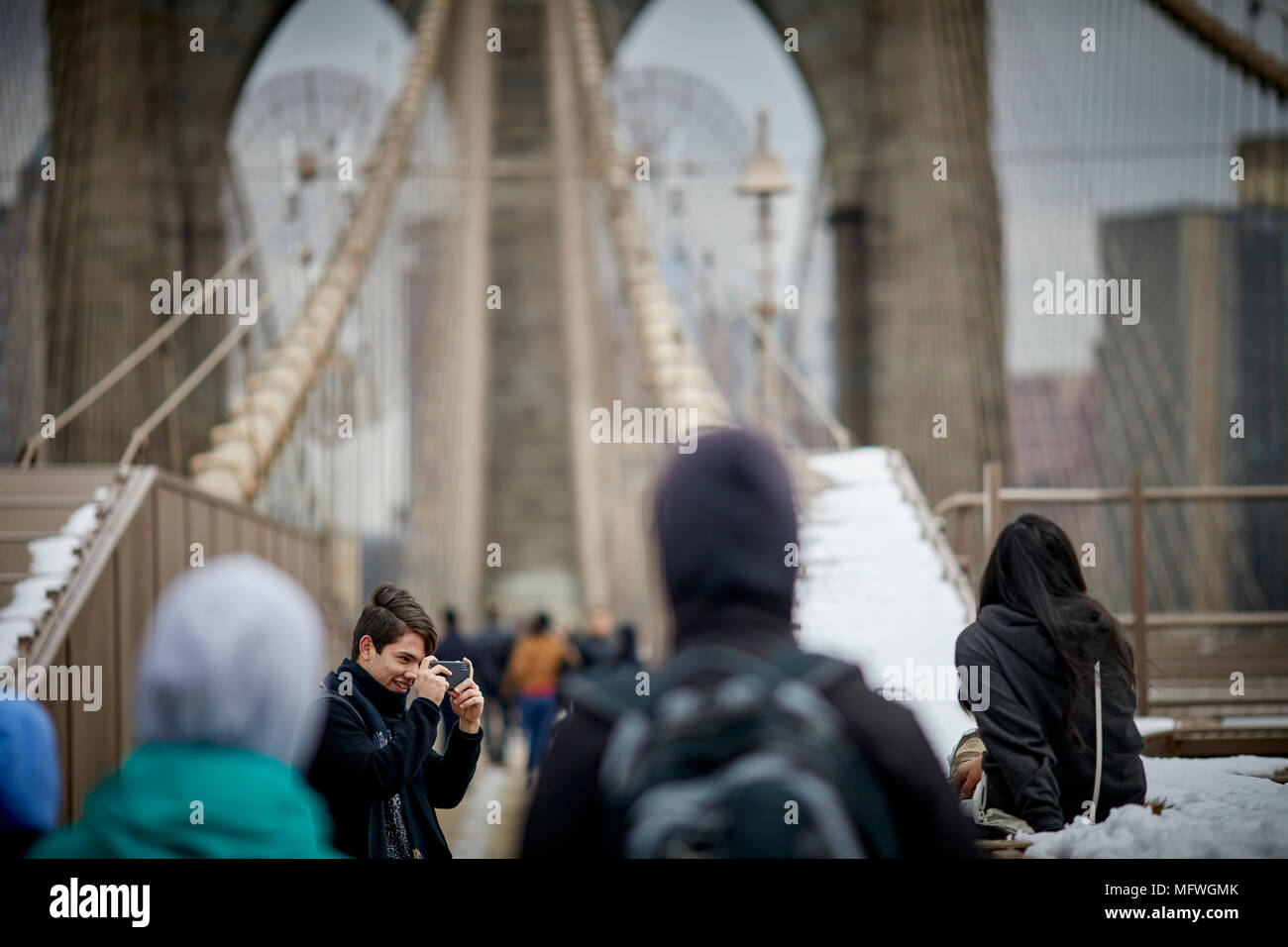Brooklyn in New York City, keine Schlösser Bußgeldbescheid auf der Brooklyn Bridge touristische stop Bilder auf das Wahrzeichen Struktur Stockfoto