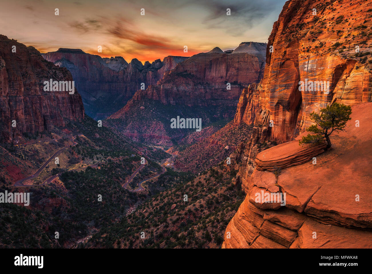 Sonnenuntergang über Zion Nationalpark, Utah Stockfoto