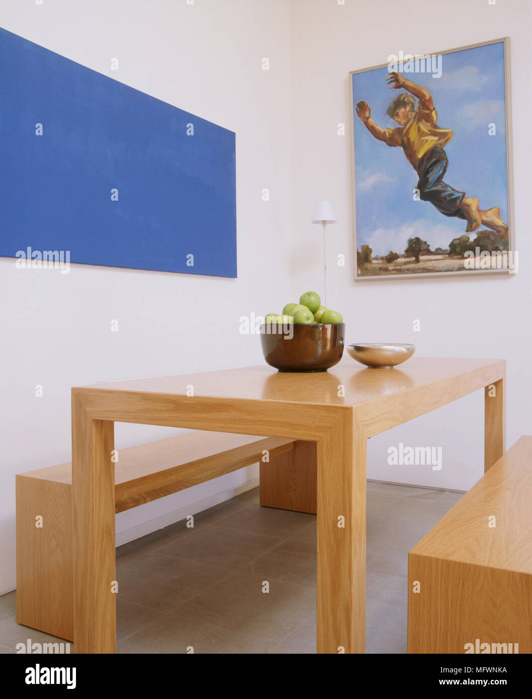 Eine Moderne Minimalistische Esszimmer Einfache Holz Tisch