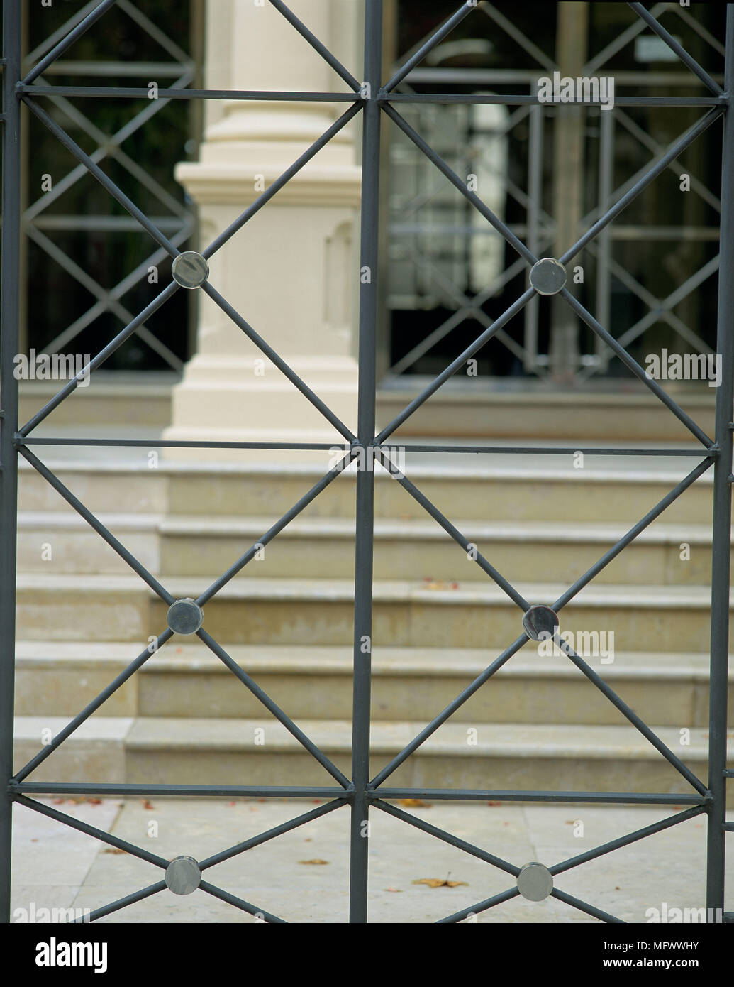 Blick auf eine robuste metallische grill Stockfoto