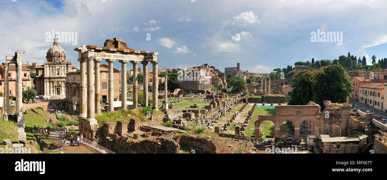 Forum Romanum, ein UNESCO-Weltkulturerbe. Rom, Italien Stockfoto