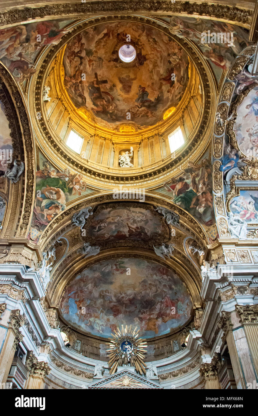 Kirche der Gesu (Chiesa del Santissimo Nome Di Gesu all'Argentinien) und seine wunderbare Decke Gemälde von Giovanni Battista Gaulli (baciccia). Rom Stockfoto