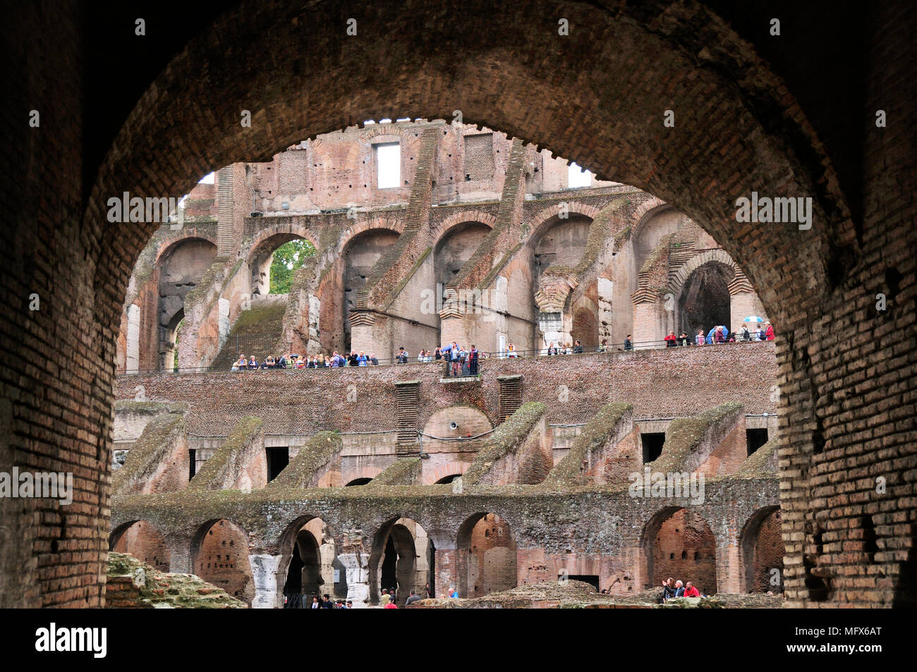 Das Kolosseum oder Kolosseum. Der Bau begann unter Kaiser Vespasian im Jahre 70 und wurde 80 AD unter seinem Nachfolger Titus abgeschlossen. Es könnte Stockfoto