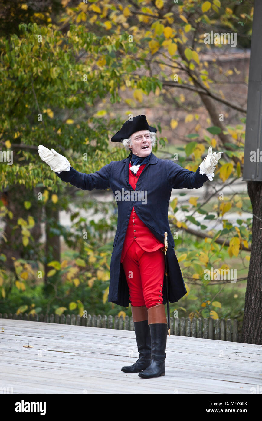 Schauspieler porträtiert Thomas Jefferson in der frühen amerikanischen Kostüm Adressierung Touristen. Colonial Williamsburg Virginia Stockfoto