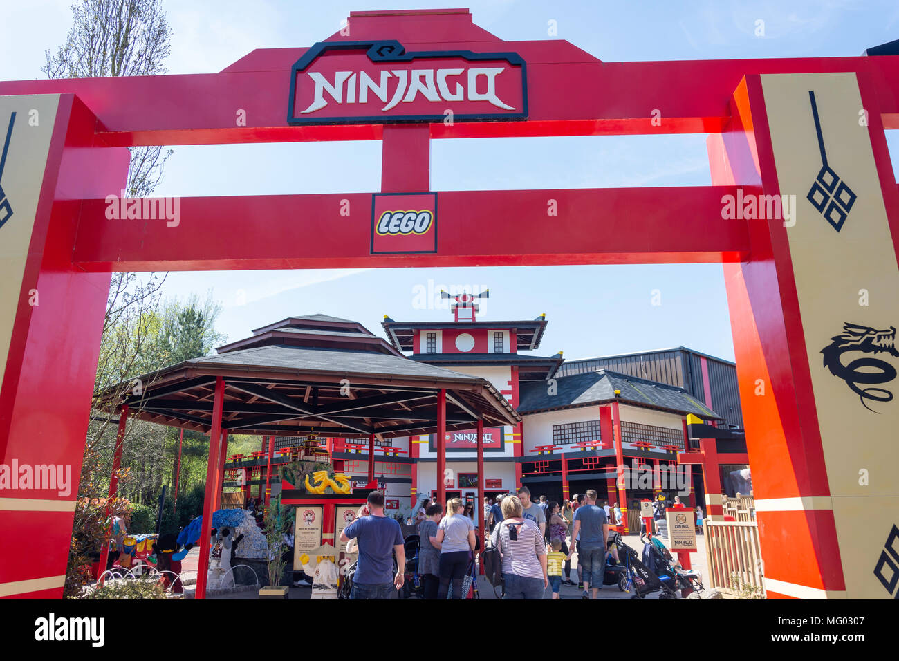 Eingangstor Zu Lego Ninjago World Ride Fahrten Legoland Windsor Fotos eingangstor-zu-lego-ninjago-world-ride-fahrten-legoland-windsor-fotos