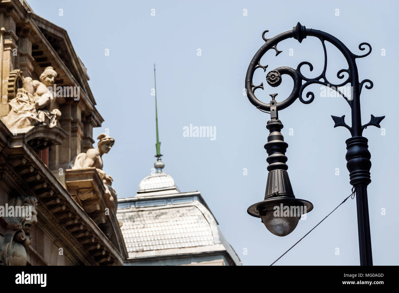 Mexiko-Stadt, Mexikanisch, Hispanic, historisches Zentrum, Calle Bolivar, Bürogebäude der Banco de Mexico, Außenansicht, Architektur, Skulpturen, schmiedeeiserne fassade Stockfoto