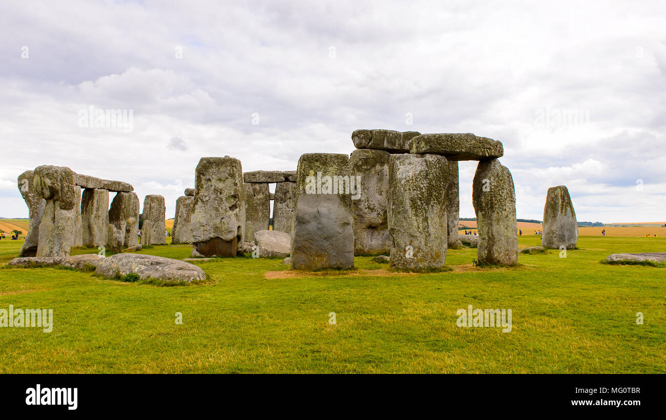 Der Blick auf die Steine von Stonehenge, ein Prähistorisches Denkmal in Wiltshire, England. UNESCO-Welterbe Stockfoto