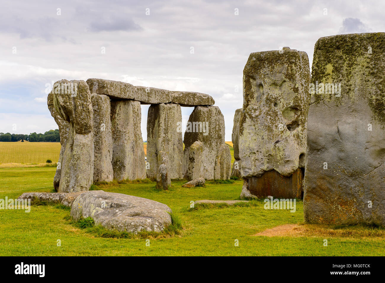 Der Blick auf die Steine von Stonehenge, ein Prähistorisches Denkmal in Wiltshire, England. UNESCO-Welterbe Stockfoto