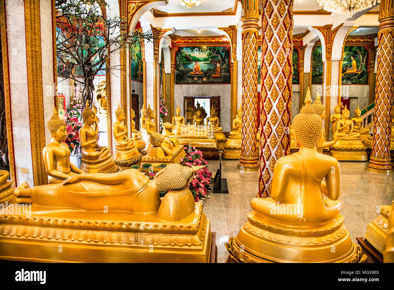 Phuket City, Thailand - Jan 24, 2016:. Wat Chaitharam oder Wat Chalong Tempel inddoor am 24.Januar 2016 in Phuket City, Thailand. Stockfoto