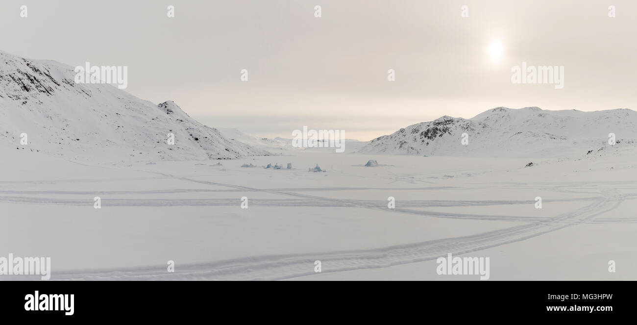 Panormic Landschaft der Fjorde und Berge, Baffin Island, Nunavut, Arktis, Kanada Stockfoto