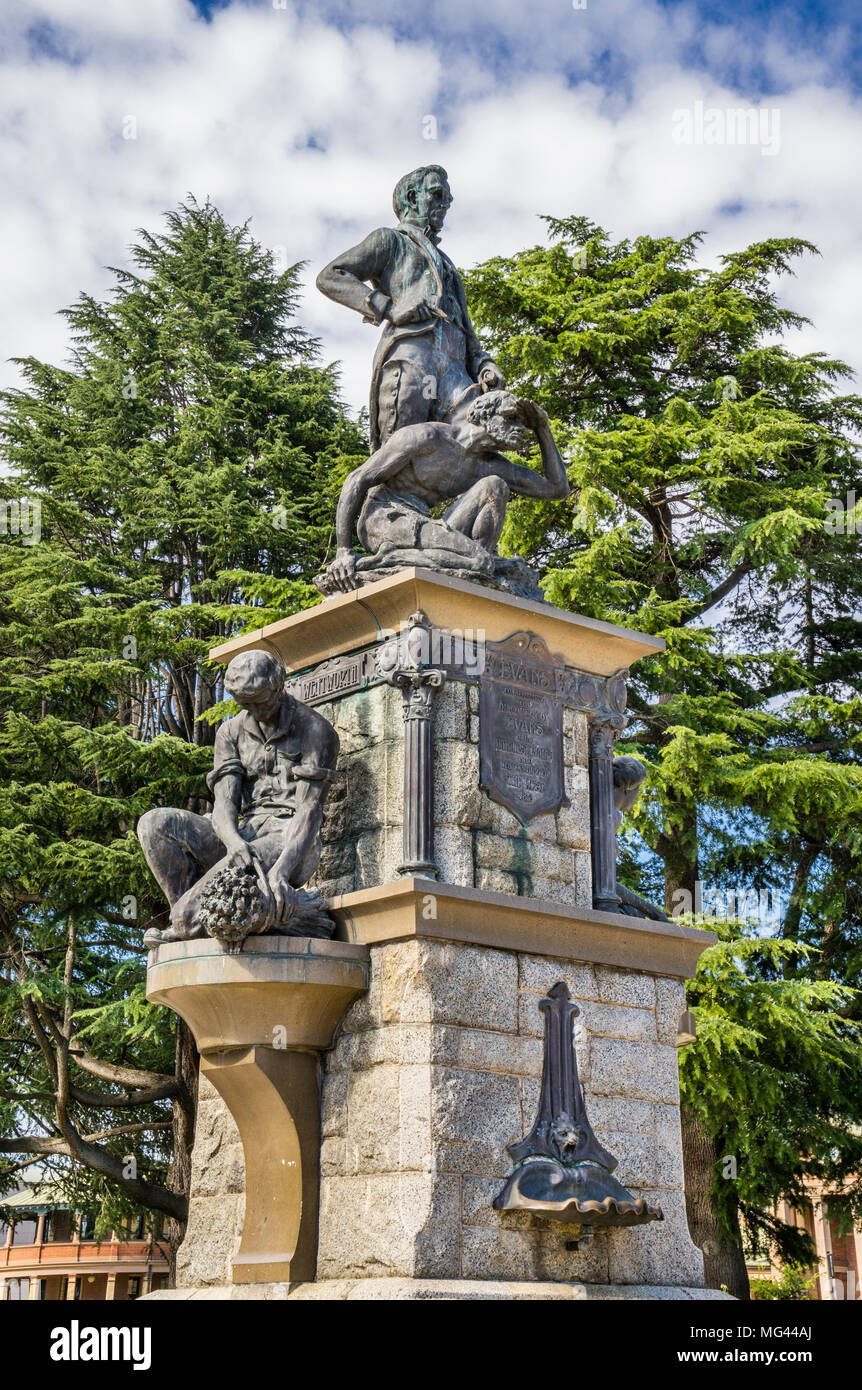 Denkmal für die Surveyor und Explorer George William Evans, der die Great Dividing Range 1813 gekreuzt, Kings Parade, Bathurst, Zentrale Hochebene Stockfoto