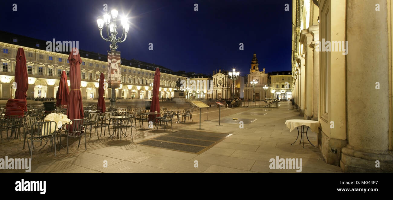 Straßencafé in der Piazza San Carlo, Turin, Italien. Stockfoto