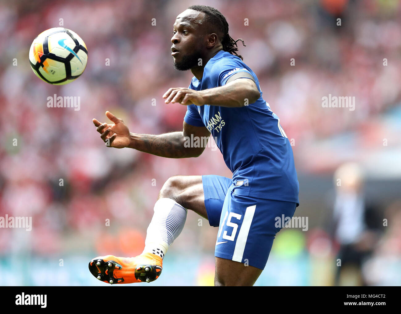 Chelsea's Victor Moses während der Emirate FA-Cup Halbfinale im Wembley Stadion, London. Stockfoto