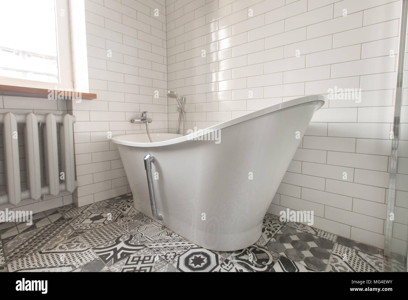 Klassische Badezimmer mit Badewanne Stockfoto