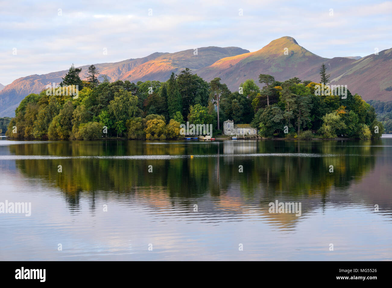 Derwent Insel in der Nähe von Keswick auf Derwent Water im Nationalpark Lake District in Cumbria, England Stockfoto