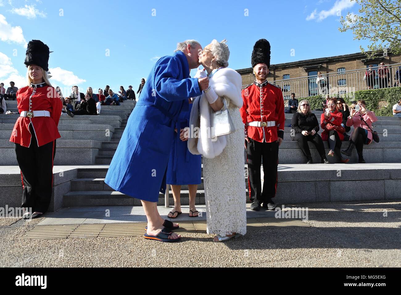 Whirlpool mit Royal lookalikes feiern Prinz Harry's Junggesellenabschied am 26. April 2018 Stockfoto