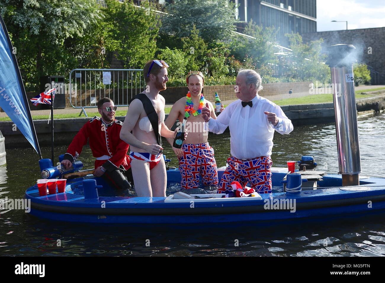 Whirlpool mit Royal lookalikes feiern Prinz Harry's Junggesellenabschied am 26. April 2018 Stockfoto